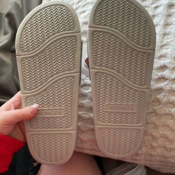 tommy hilfiger, size 8 men, UNWORN/WITH TAGS - Picture 2 of 3